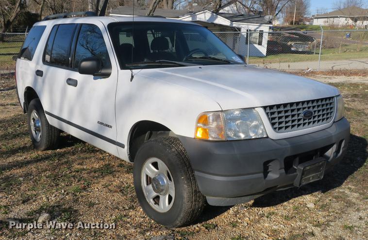 image for item DB8941 2004 Ford Explorer SUV