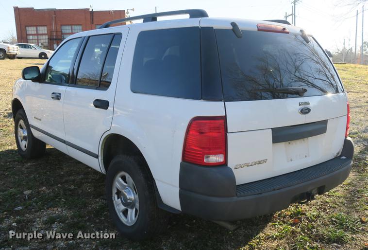 image for item DB8941 2004 Ford Explorer SUV