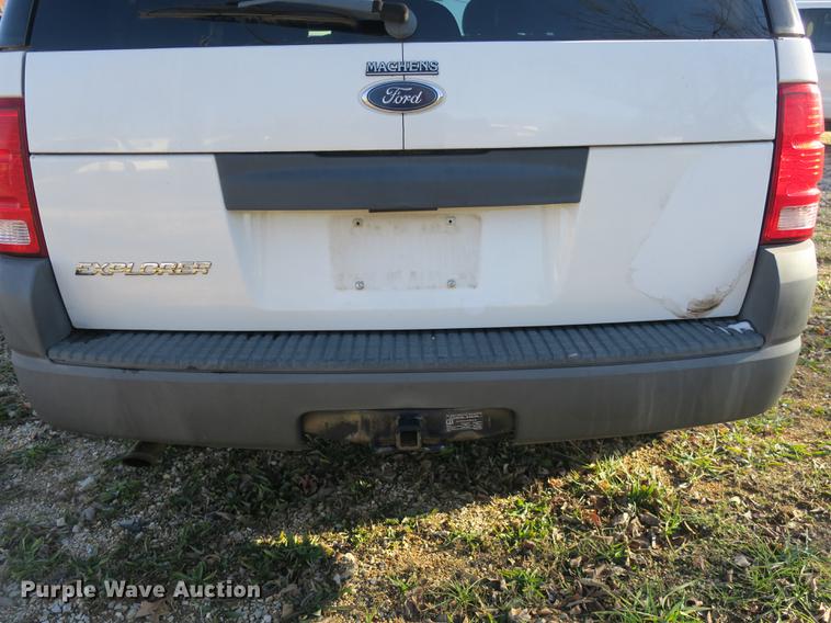 image for item DB8941 2004 Ford Explorer SUV