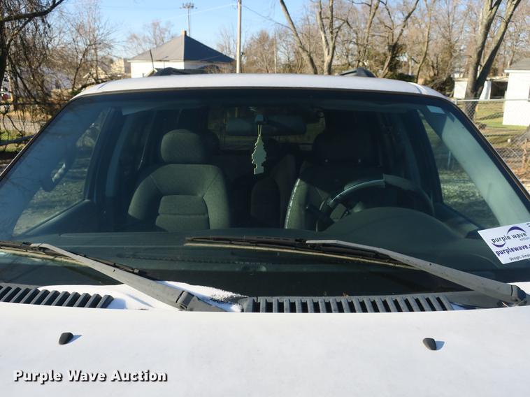 image for item DB8941 2004 Ford Explorer SUV