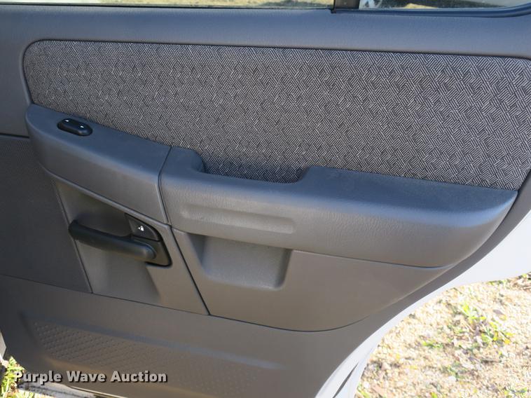 image for item DB8941 2004 Ford Explorer SUV