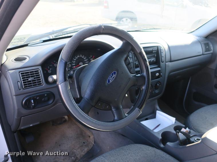 image for item DB8941 2004 Ford Explorer SUV