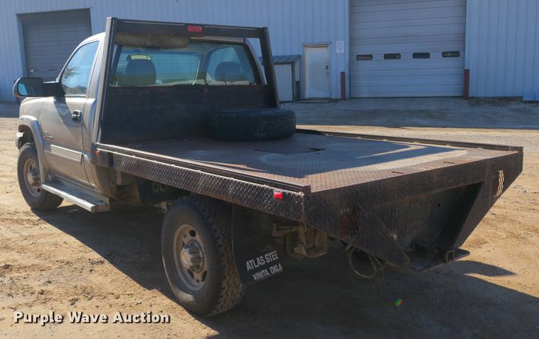 image for item DB8946 2003 Chevrolet Silverado 2500HD flatbed pickup truck