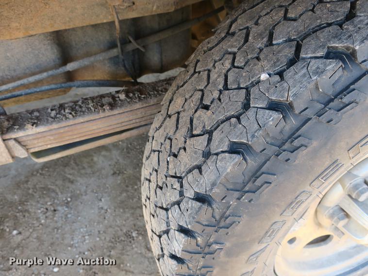 image for item DB8946 2003 Chevrolet Silverado 2500HD flatbed pickup truck