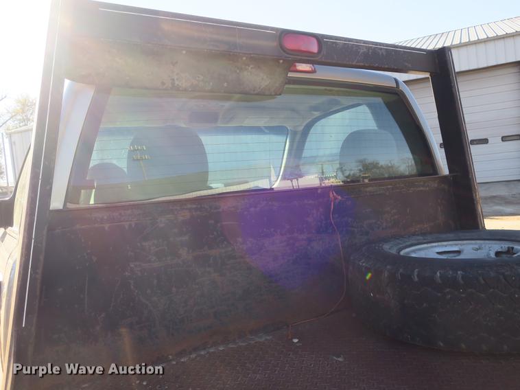 image for item DB8946 2003 Chevrolet Silverado 2500HD flatbed pickup truck