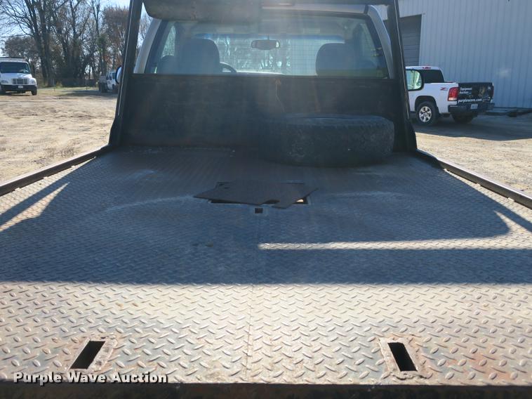 image for item DB8946 2003 Chevrolet Silverado 2500HD flatbed pickup truck