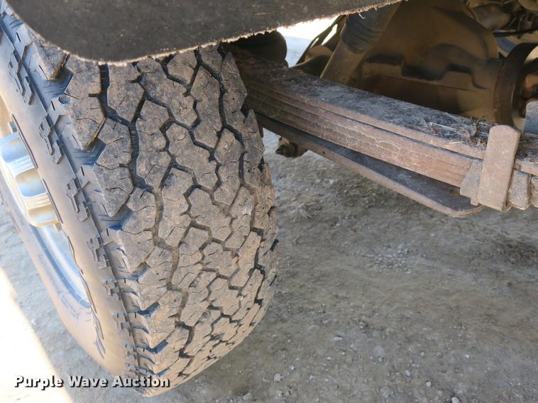 image for item DB8946 2003 Chevrolet Silverado 2500HD flatbed pickup truck