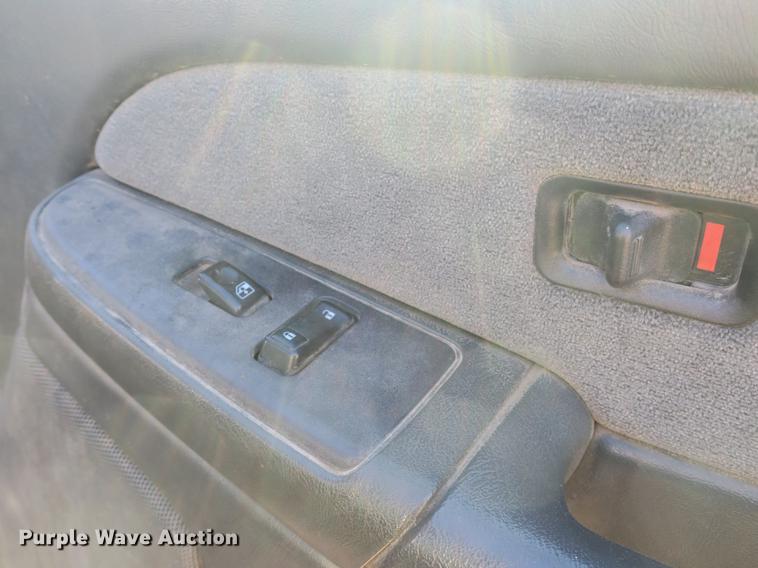 image for item DB8946 2003 Chevrolet Silverado 2500HD flatbed pickup truck