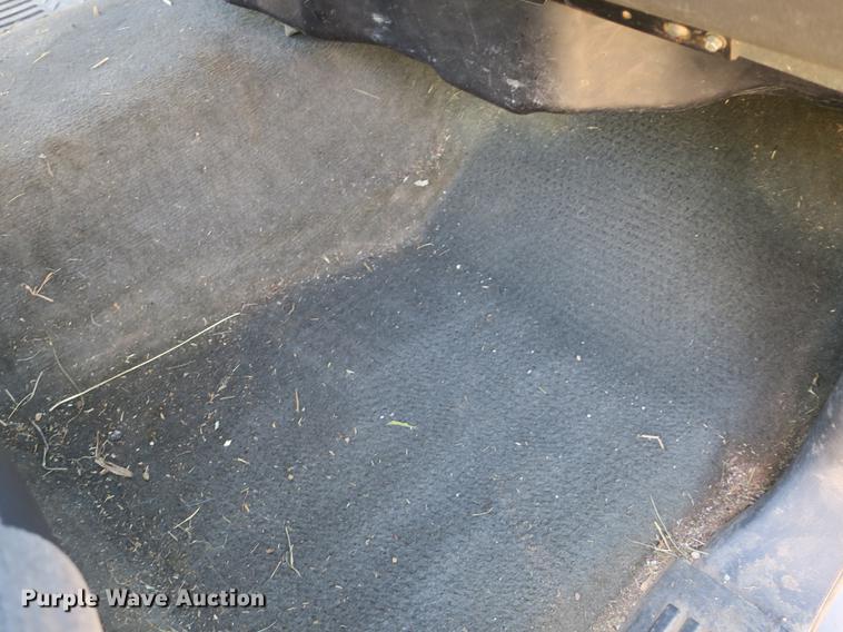 image for item DB8946 2003 Chevrolet Silverado 2500HD flatbed pickup truck