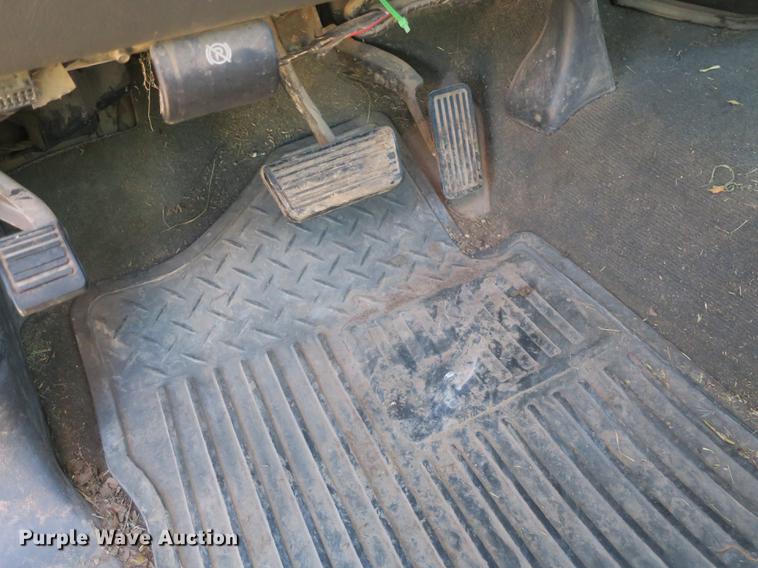 image for item DB8946 2003 Chevrolet Silverado 2500HD flatbed pickup truck