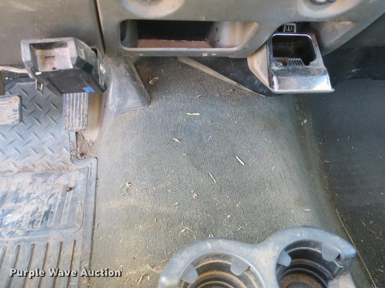 image for item DB8946 2003 Chevrolet Silverado 2500HD flatbed pickup truck