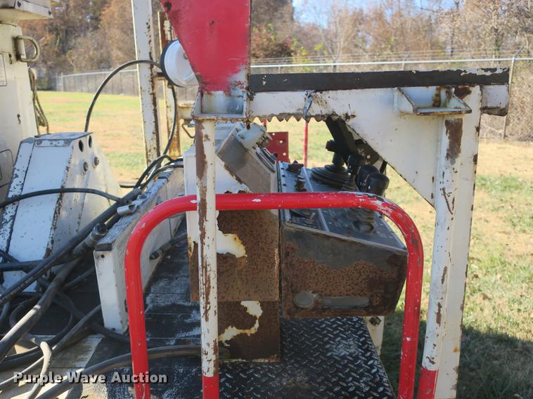 image for item DB8947 Altec PHHT-107B digger derrick bed