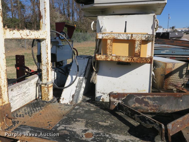 image for item DB8947 Altec PHHT-107B digger derrick bed