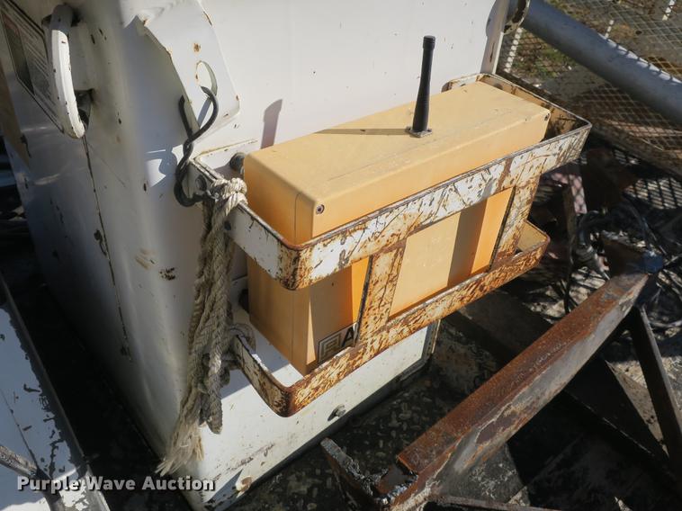 image for item DB8947 Altec PHHT-107B digger derrick bed