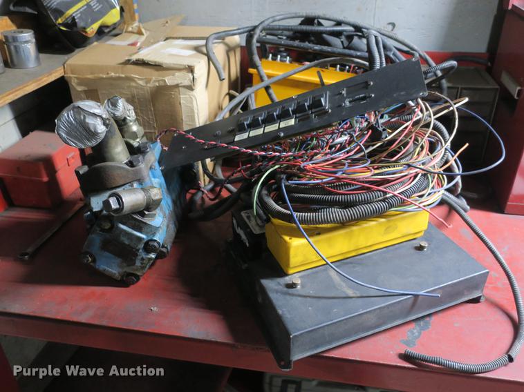 image for item DB8947 Altec PHHT-107B digger derrick bed