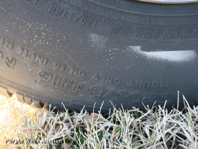 image for item DB8948 1995 Ford F450 Super Duty flatbed truck