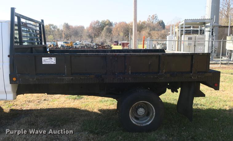 image for item DB8948 1995 Ford F450 Super Duty flatbed truck