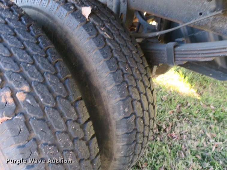 image for item DB8948 1995 Ford F450 Super Duty flatbed truck