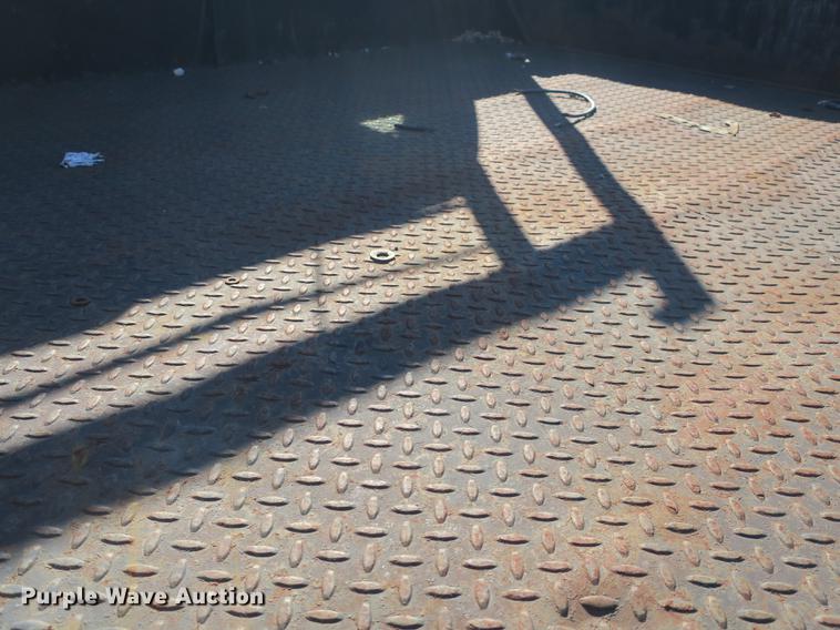 image for item DB8948 1995 Ford F450 Super Duty flatbed truck