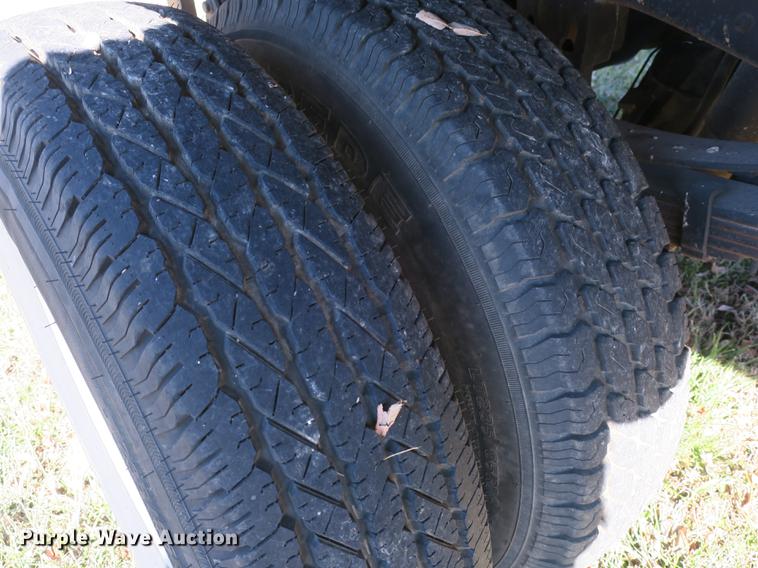 image for item DB8948 1995 Ford F450 Super Duty flatbed truck