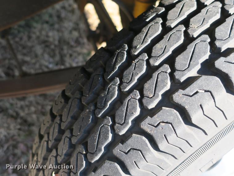 image for item DB8948 1995 Ford F450 Super Duty flatbed truck