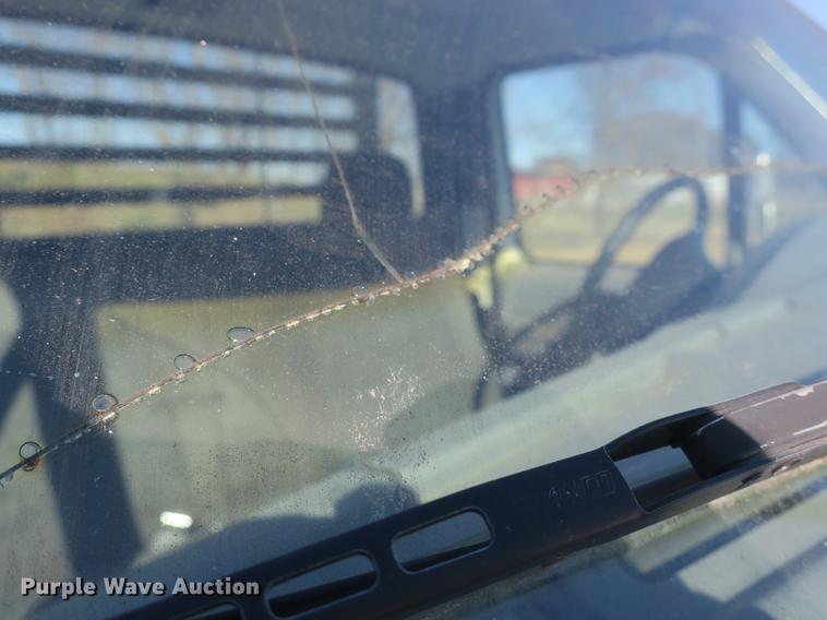 image for item DB8948 1995 Ford F450 Super Duty flatbed truck