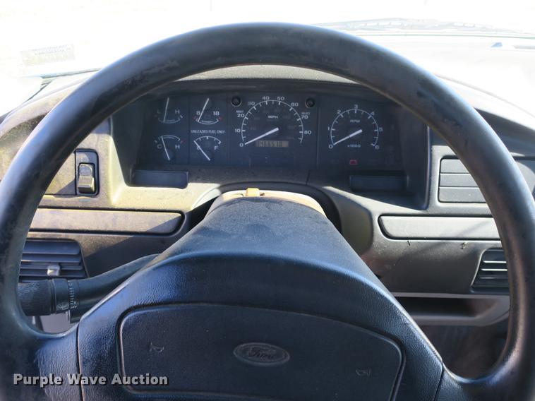 image for item DB8948 1995 Ford F450 Super Duty flatbed truck