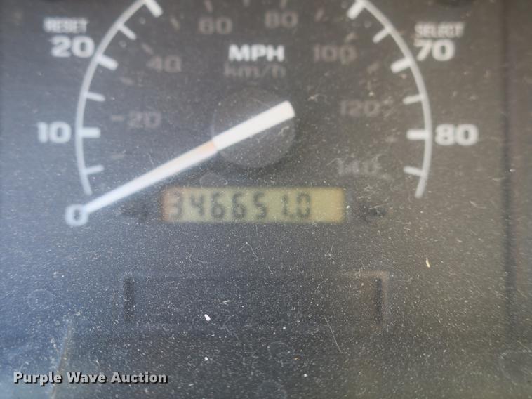 image for item DB8948 1995 Ford F450 Super Duty flatbed truck