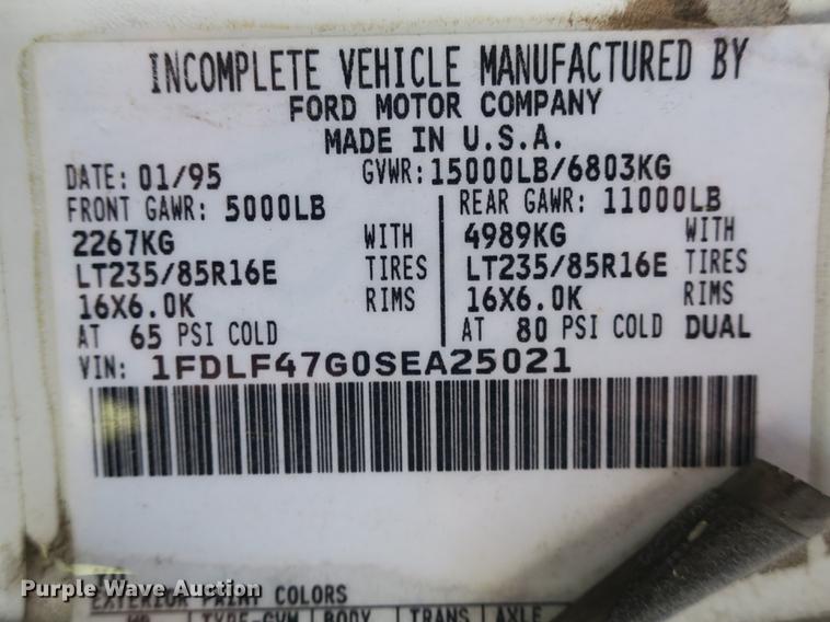 image for item DB8948 1995 Ford F450 Super Duty flatbed truck