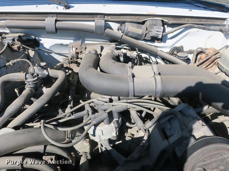 image for item DB8948 1995 Ford F450 Super Duty flatbed truck