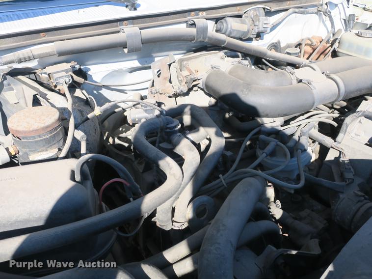 image for item DB8948 1995 Ford F450 Super Duty flatbed truck