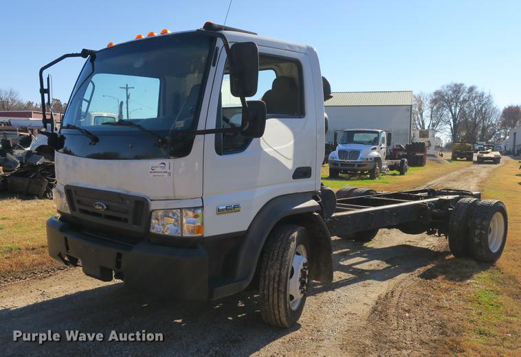 image for item DB8949 2007 Ford LCF truck cab and chassis