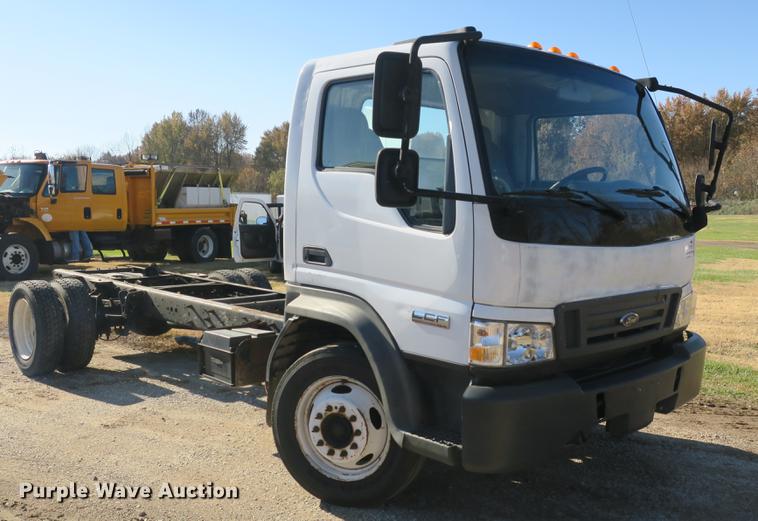 image for item DB8949 2007 Ford LCF truck cab and chassis