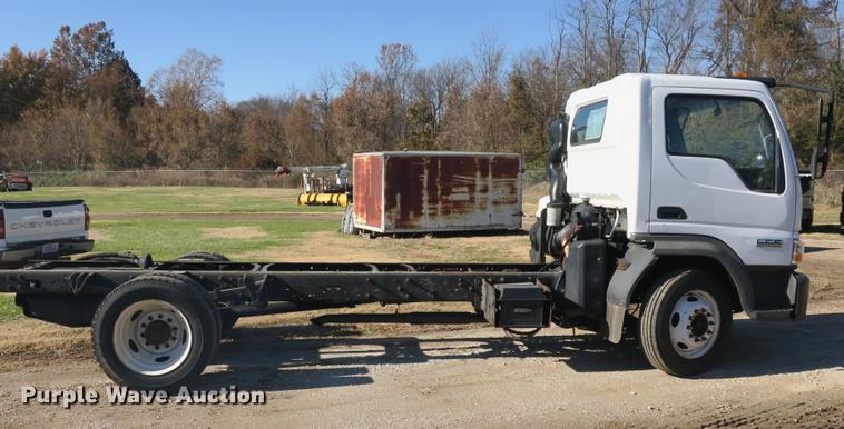 image for item DB8949 2007 Ford LCF truck cab and chassis
