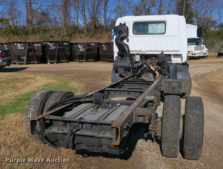 image for item DB8949 2007 Ford LCF truck cab and chassis