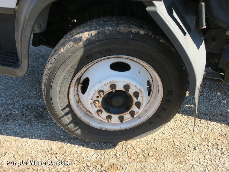 image for item DB8949 2007 Ford LCF truck cab and chassis