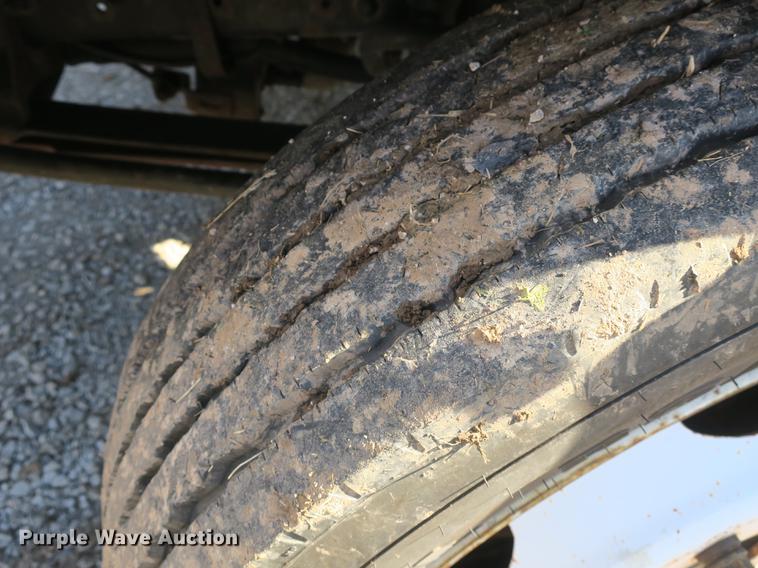 image for item DB8949 2007 Ford LCF truck cab and chassis