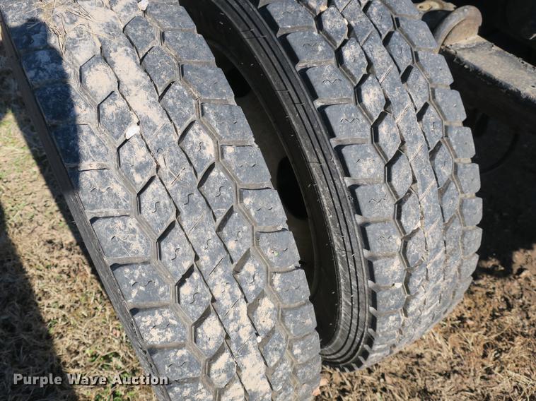 image for item DB8949 2007 Ford LCF truck cab and chassis