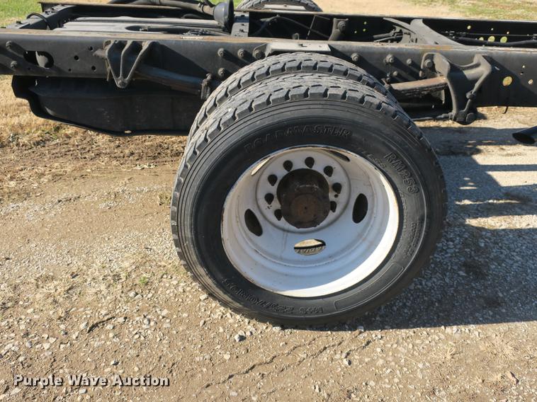 image for item DB8949 2007 Ford LCF truck cab and chassis