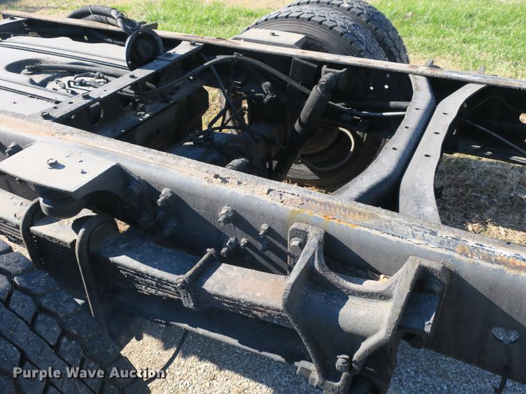 image for item DB8949 2007 Ford LCF truck cab and chassis