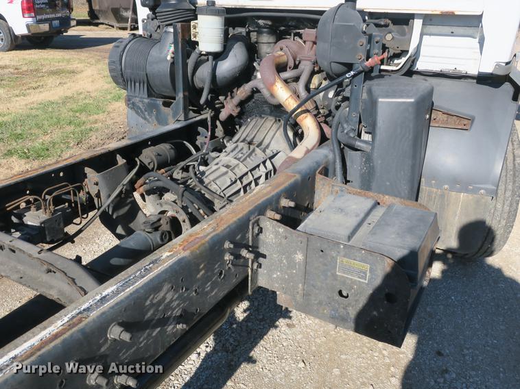 image for item DB8949 2007 Ford LCF truck cab and chassis