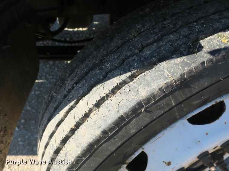 image for item DB8949 2007 Ford LCF truck cab and chassis