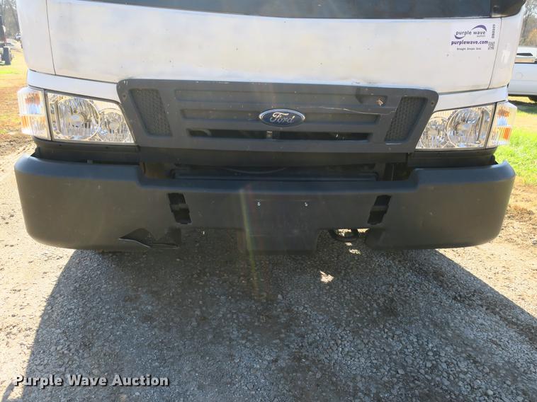 image for item DB8949 2007 Ford LCF truck cab and chassis