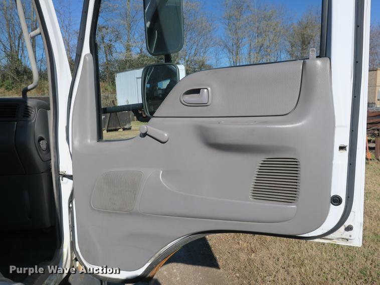 image for item DB8949 2007 Ford LCF truck cab and chassis