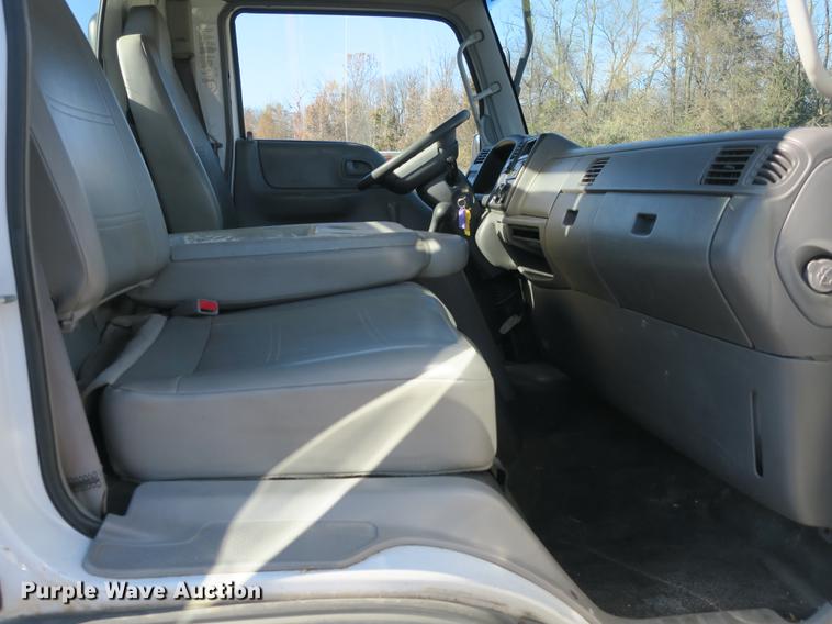 image for item DB8949 2007 Ford LCF truck cab and chassis