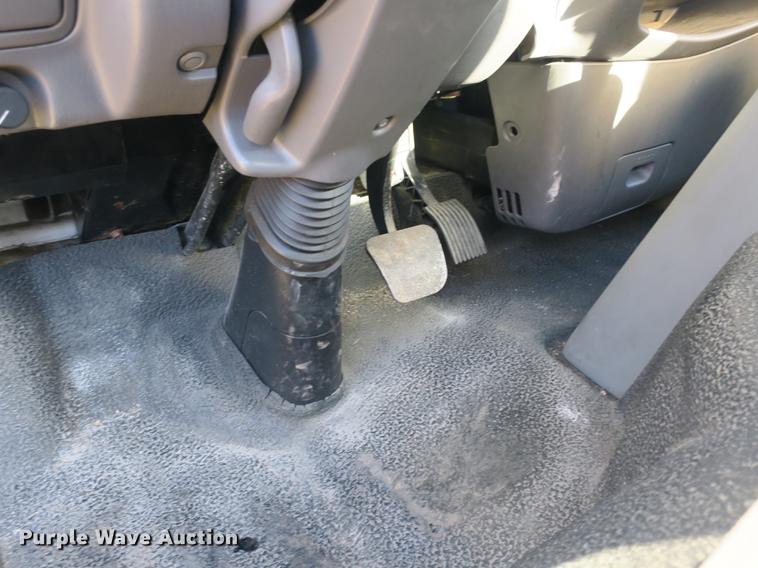 image for item DB8949 2007 Ford LCF truck cab and chassis