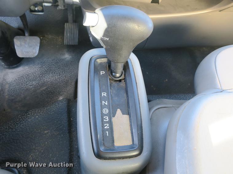 image for item DB8949 2007 Ford LCF truck cab and chassis