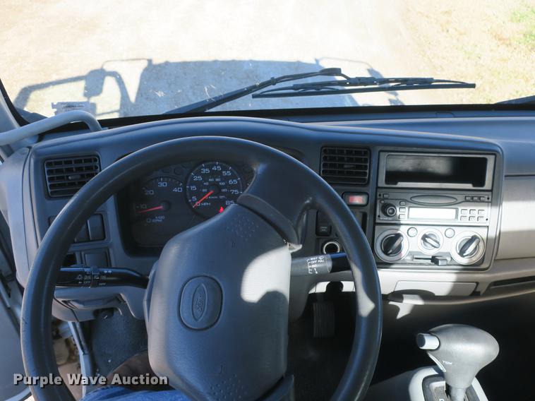 image for item DB8949 2007 Ford LCF truck cab and chassis