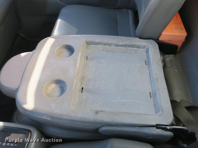 image for item DB8949 2007 Ford LCF truck cab and chassis