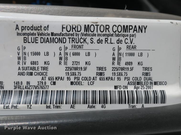 image for item DB8949 2007 Ford LCF truck cab and chassis
